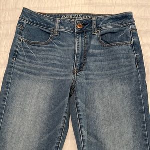 American Eagle Jeggings size 6 Regular medium to light wash.